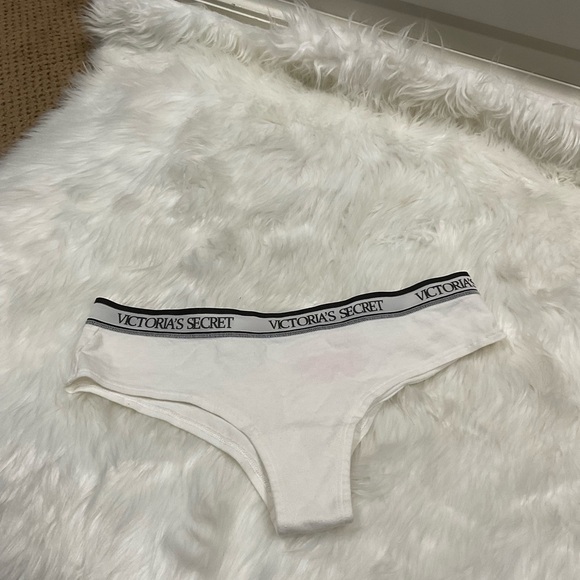 Victoria's Secret Black Bra and White Panty Set - Picture 8 of 11